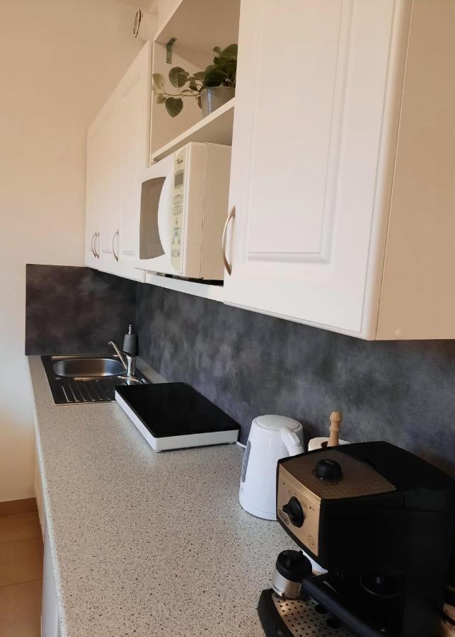 Apartment Prague-2 Rooms Free Parking ภายนอก รูปภาพ